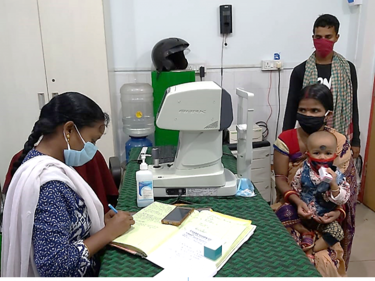ESSAR-Vision-Center-at-Biju-Memorial-Hospital-Paradip-creates-a-positive-impact