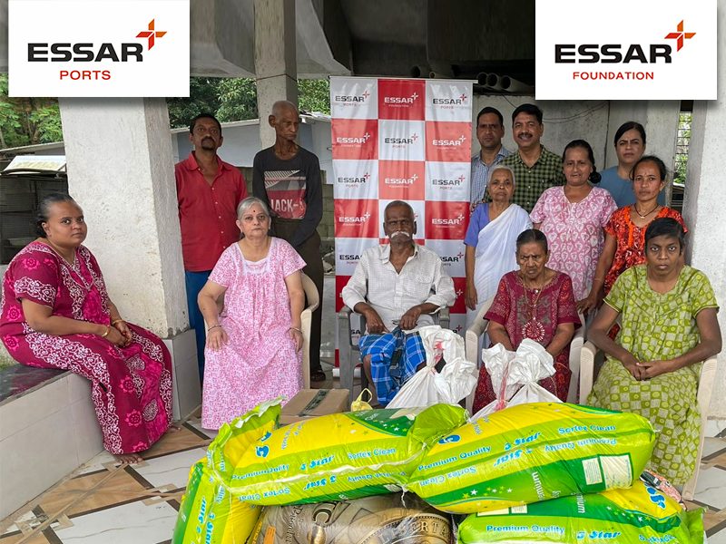 Essar-Ports-and-Essar-Foundation-bring-Diwali-cheer-to-the-elderly-residents-of-Sahyog-Vridh-Ashram
