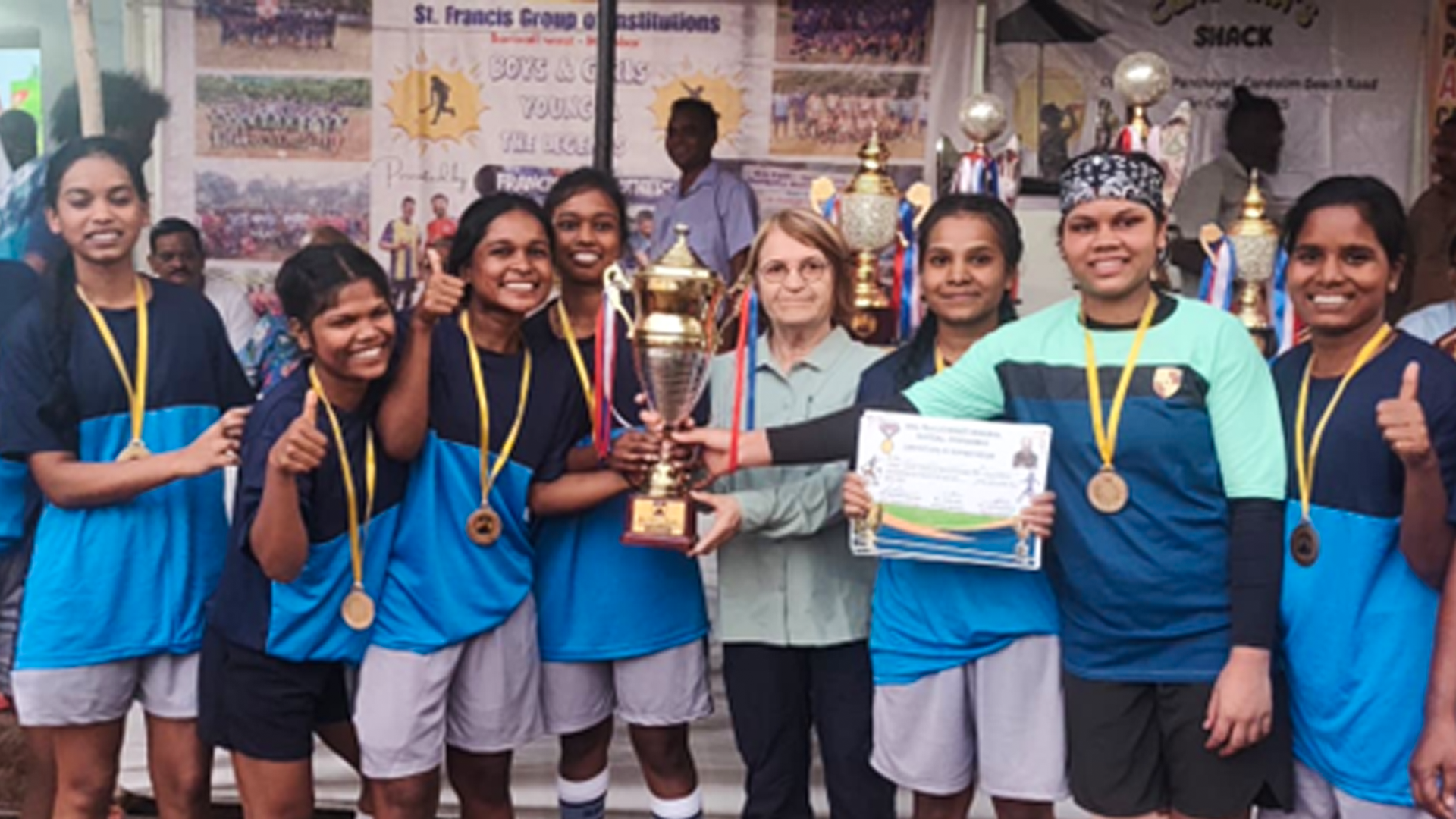 Essar Foundation Supports Football & Hockey Tournament for Migrant Workers from Odisha, Chhattisgarh and Jharkhand